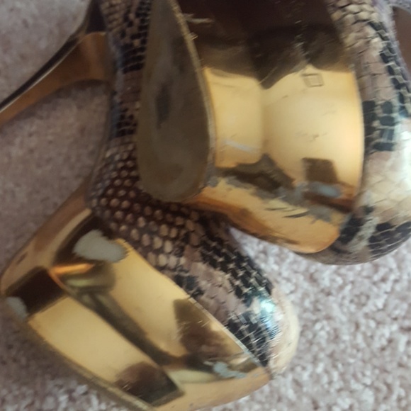 Shoes - Picture 5 of 5